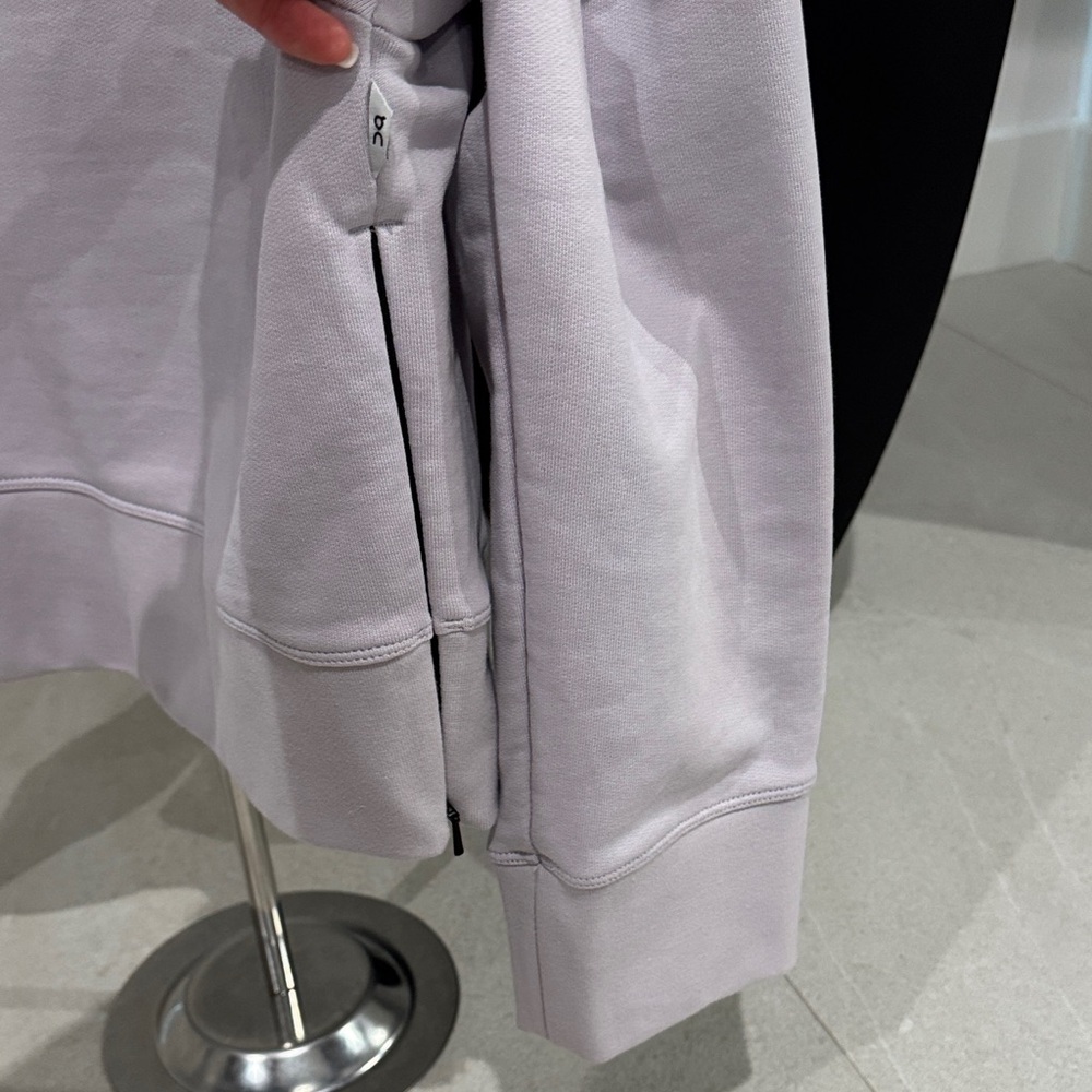 NEW Women's ON CLOUD Running Lilac Purple Crewneck Cotton Top Sweatshirt Small - Picture 4 of 13
